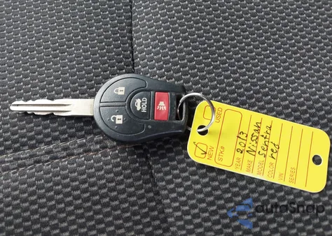 2013 Nissan Sentra S z USA, uszkodzony, nr VIN 3N1AB7AP2DL673127